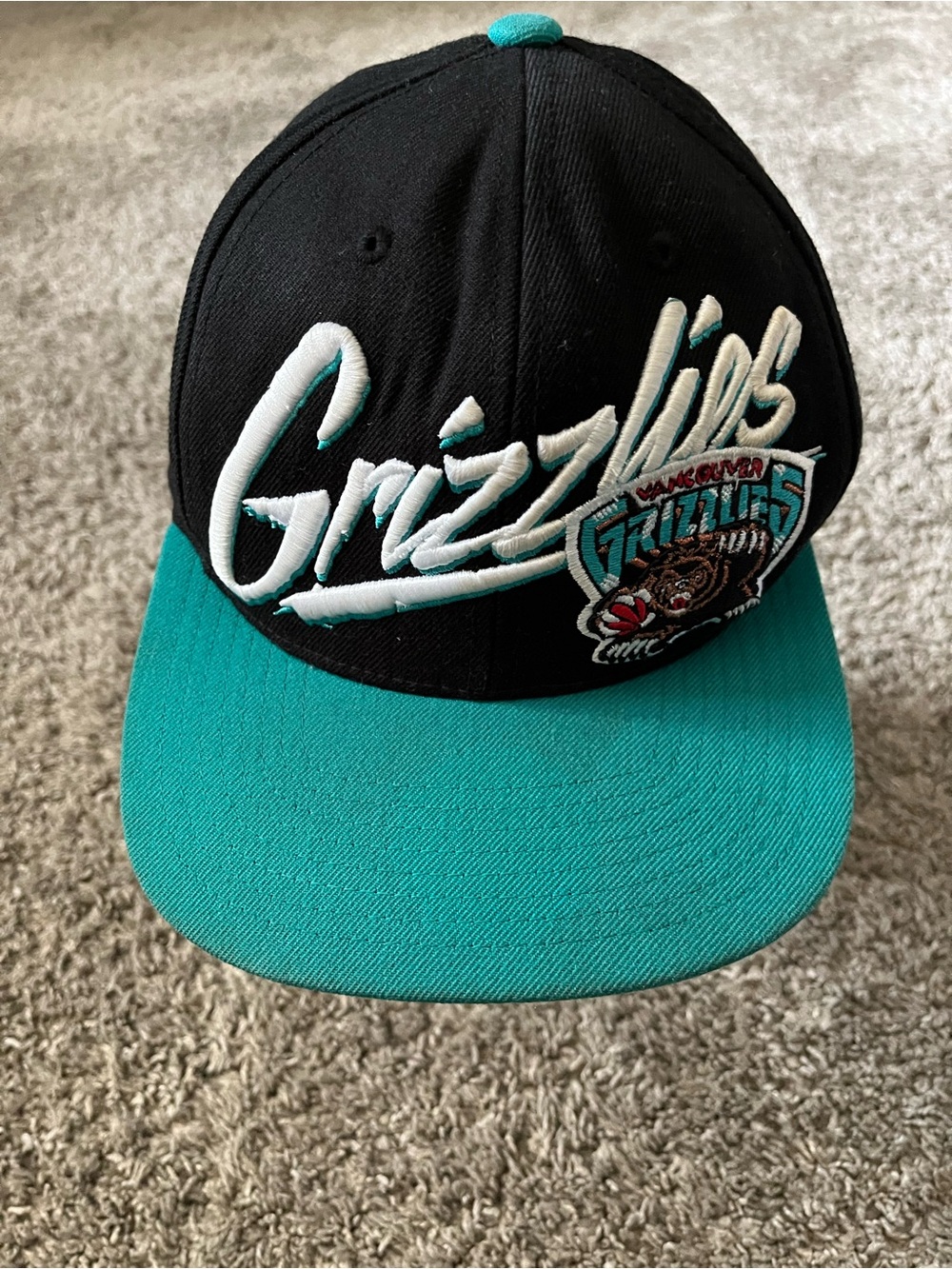 MITCHELL & NESS Snap Back Hat Vancouver Grizzlies Hardwood Classics Cap Vintage!